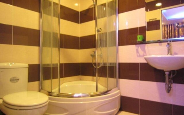 Le Ngan Phung Hotel