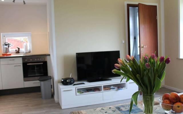 Cosy Bungalow in Pepelow Near Sea Beach