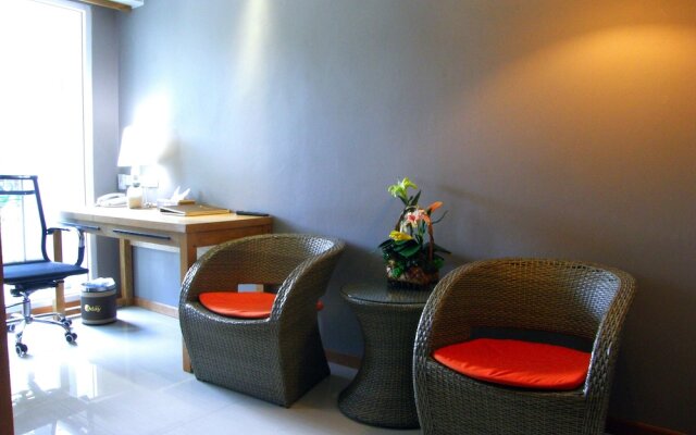 OYO 143 Dday Resotel Pattaya Hotel