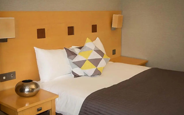 The Warwick Arms Hotel
