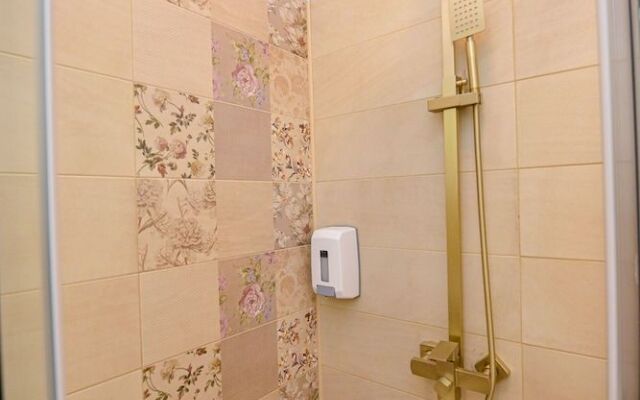 Tres Chic Studio - Victoria Avenue