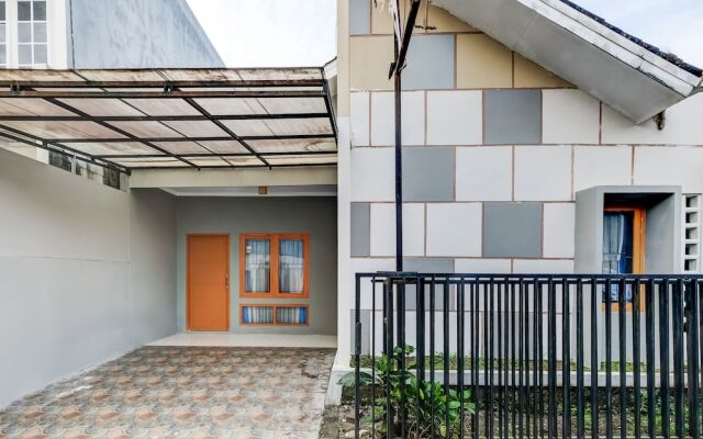 RedDoorz Syariah Near Tugu Gentan Jakal