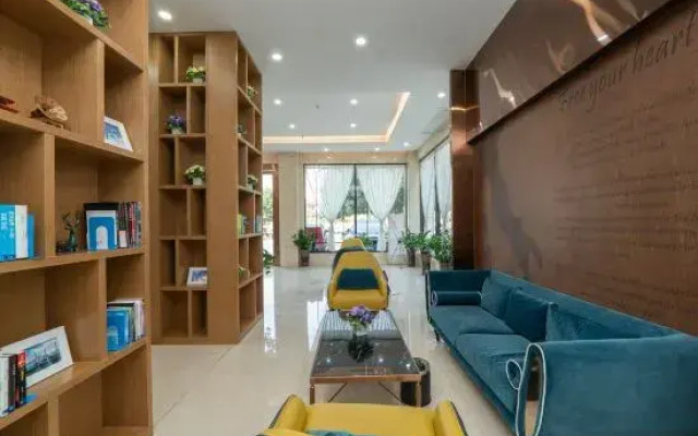 Yeste Hotel (Baise Zhuzhou Bridge No. 5 Middle School)