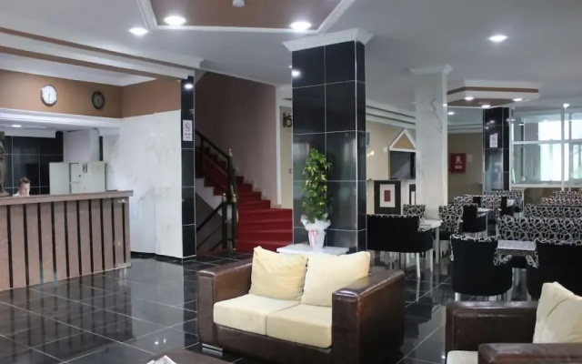 Grand Calypso Hotel
