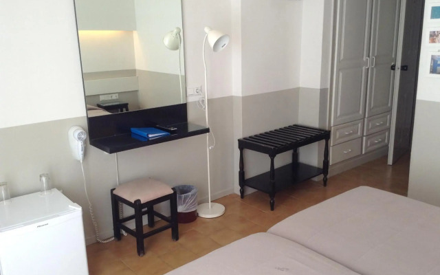 Kamari Beach Hotel
