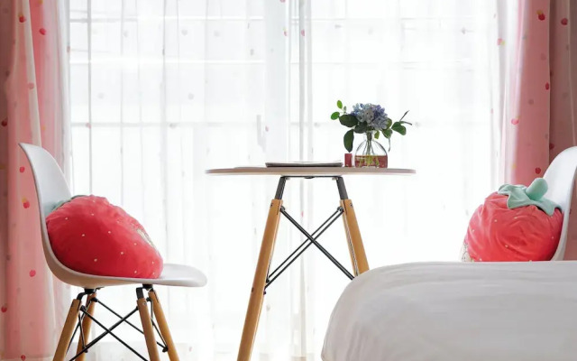 V Boutique House