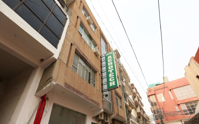 OYO 8497 near Delhi Airport