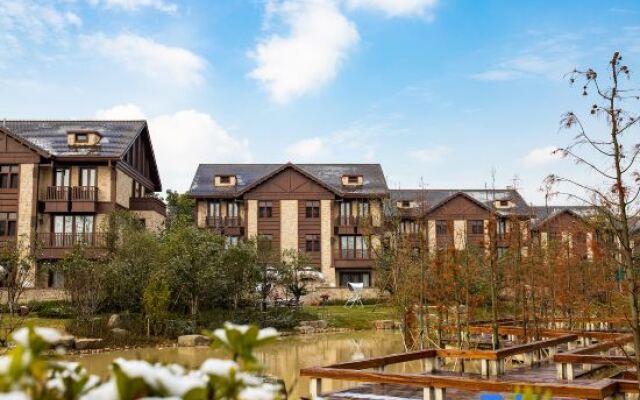 Grand New Century Nanshan Heyuan Hot Spring Resort