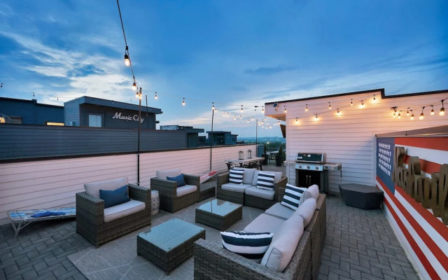 Rooftop Deck Shuffleboard BBQ Near Downtown