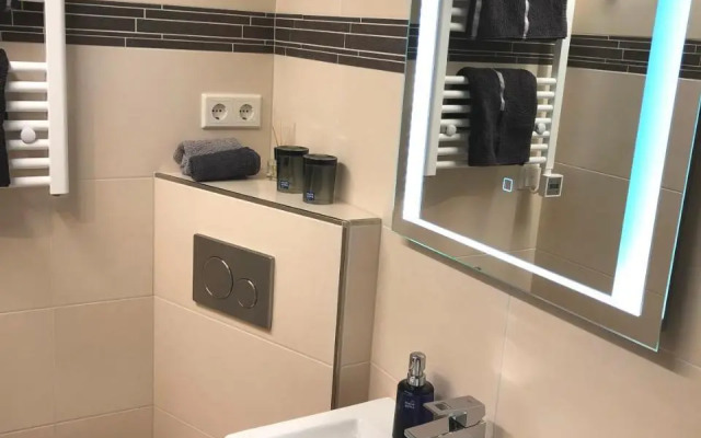 Ferienwohnung Apartment Dettum mit eigenem Bad, Kochnische und Wintergarten