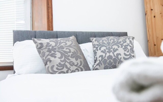 The Summit West End - 1BR Cosy Flat, Central, Wifi