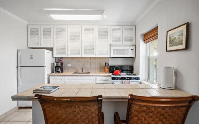 Hut Pointe #6 2 Bedroom Apts