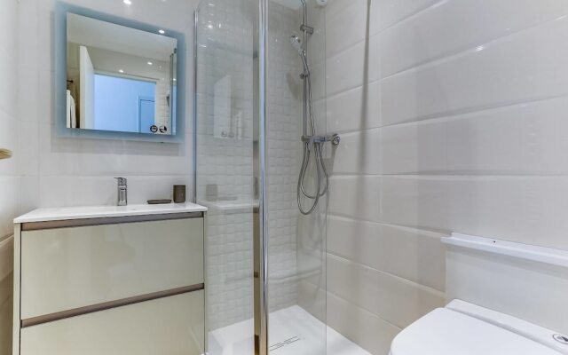 Apartment in Cannes w sea View, Nice Pool & Tennis