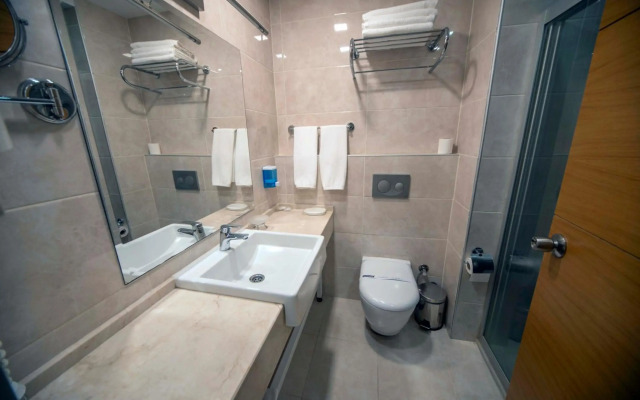 Grand Itimat Hotel