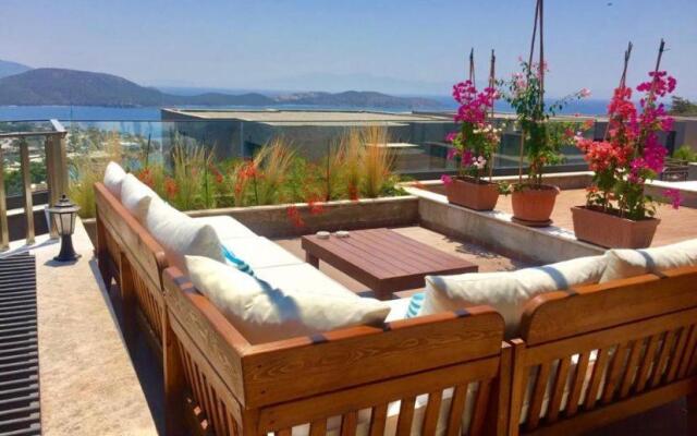 Bodrum Bitez 4 Bed-4 Bath Triplex Villa - AKTUR YANI