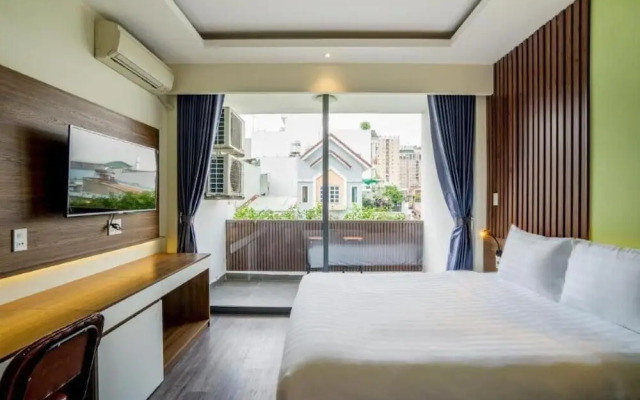 RedDoorz @ Phan Huy Ich Street