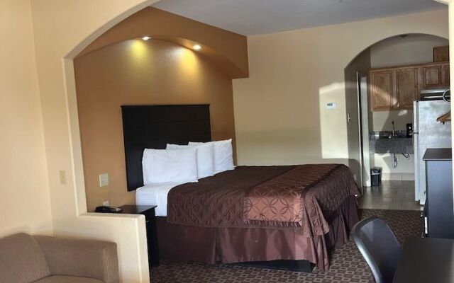 Deluxe Inn & Suites