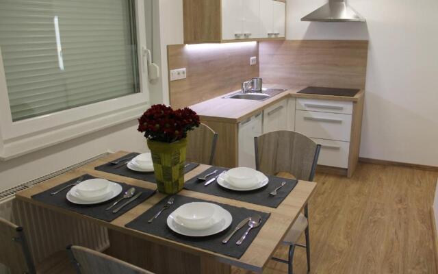 Petite Apartment