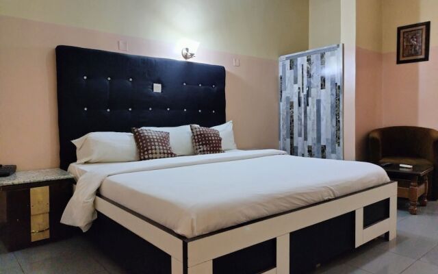 Steffan Hotel and Suites