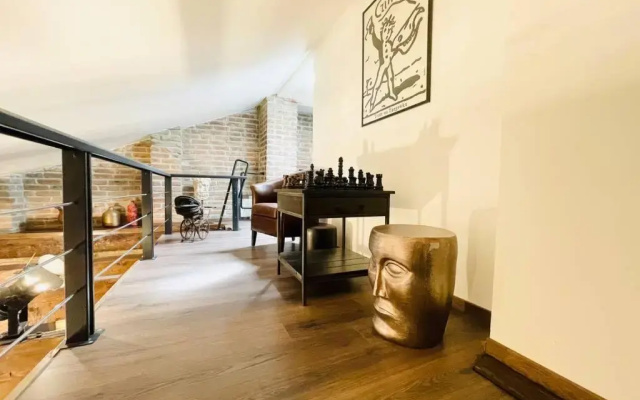 Writer's Loft w/ workspace-get inspired by comfort