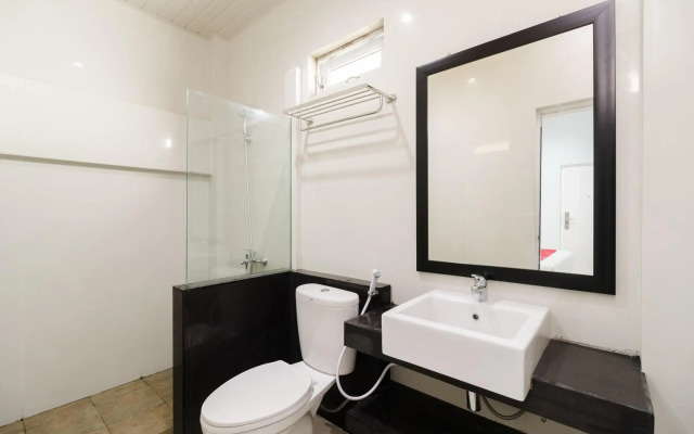 RedDoorz Plus near Palembang Icon Mall 2