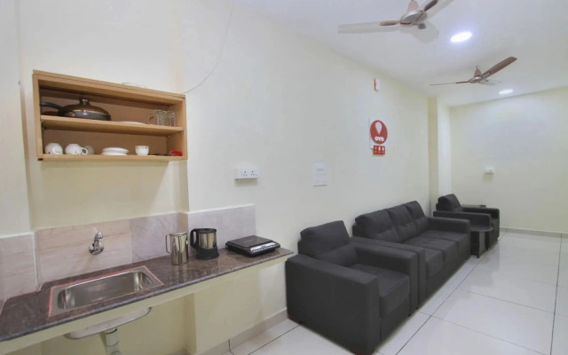 OYO Home 10777 Compact 2BHK