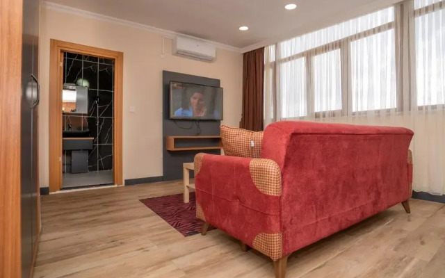 216 Hill Suites