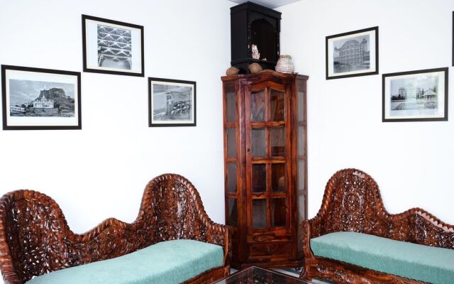 OYO 10963 Hotel Guman Auberge