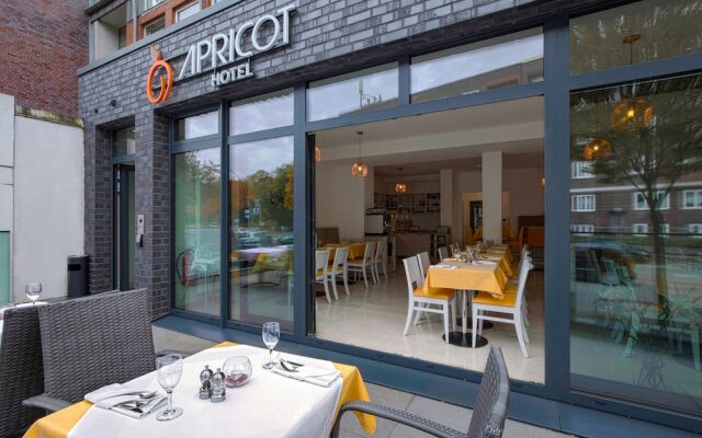 Apricot Hotel
