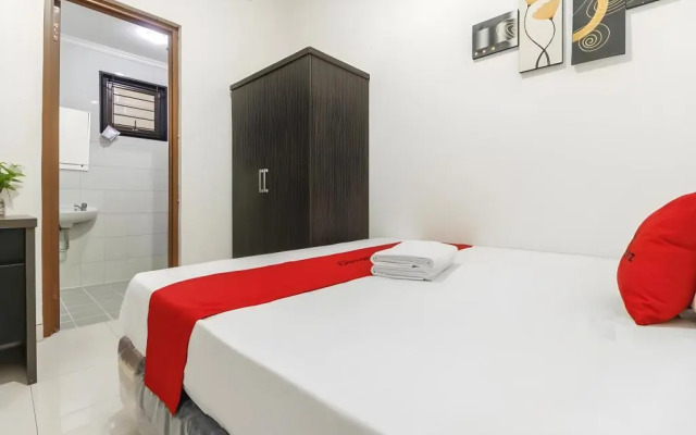 RedDoorz Plus near Trisakti University