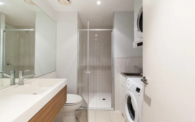 MILES, 1BDR Melbourne Apartment