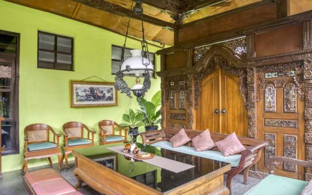 Kota Kembang by RedDoorz