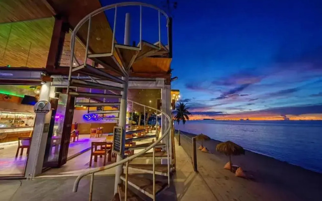 2 Bedrooms Villa Aperol