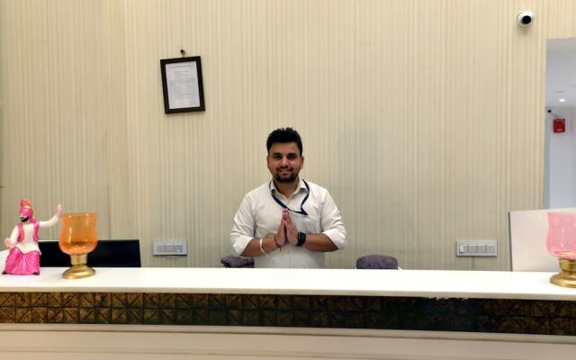 Oyo 11367 Hotel Yellow