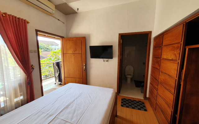 Rumah Eyang Tardjo Syariah – Guest Rooms – Sukoharjo