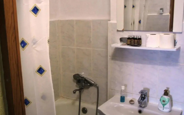 Modern apartment city center 2