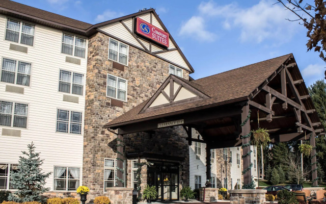 Comfort Suites Lake George