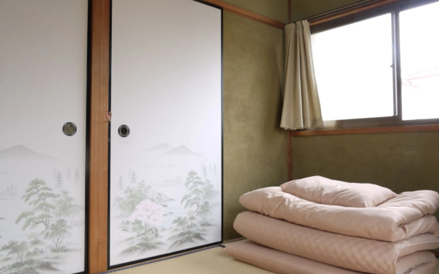 Guest House Ioly Osaka - Hostel