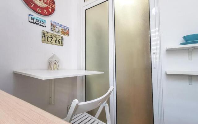 Charming Modern Apartment, Minutes from Downtown