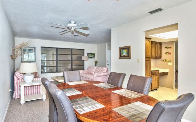 Rovigo Vacation Rental: Spacious Retreat with Panoramic Lake Views in Kings Lake. 4-BR, 4-Bathroom Home with Private Pool, just 3.4 Miles from the Vibrant Fifth Avenue South and Naples Attractions