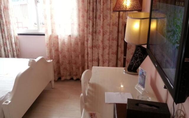 Yangshuo West Street Romantic Hotel