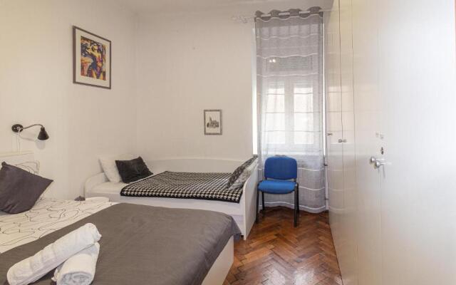 Apartment G37