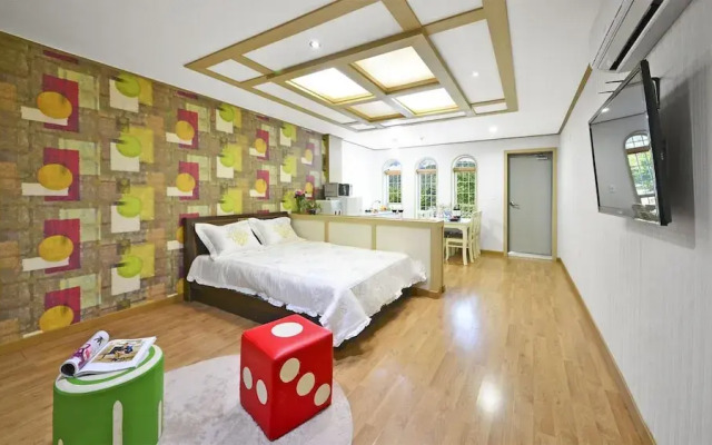 Tongyoung Macaio Pension