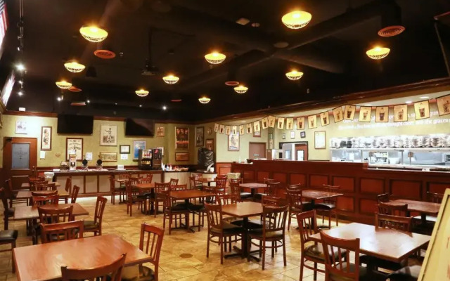 Ramada by Wyndham Fresno North
