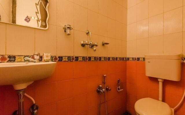 OYO 6371 Hotel Abrol