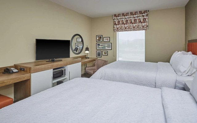 Hampton Inn & Suites Roseburg