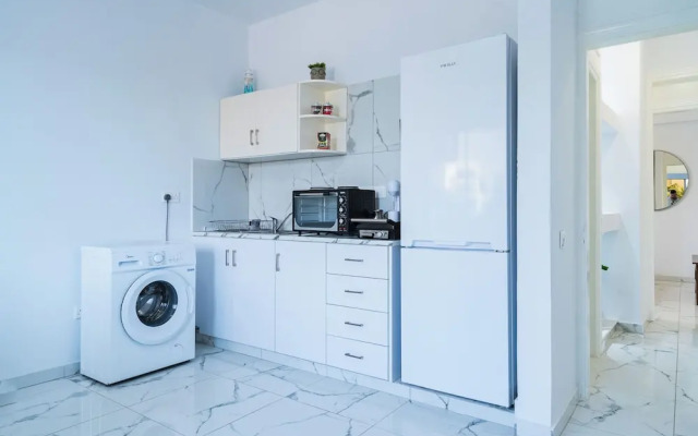 Cosy & Central Larnaca Suite