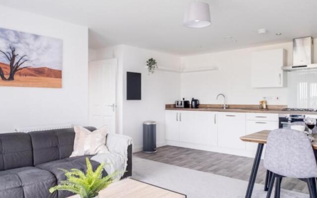 Modern Inn 5 Star Luxury 2 Bedroom Apartment in City Centre with Car Park