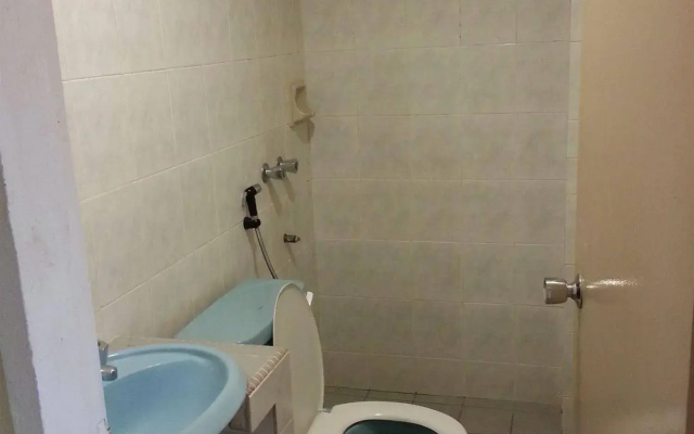 Iskandar Sinsuran Guesthouse