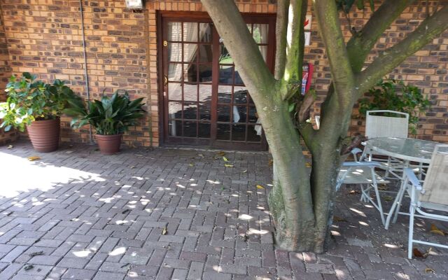 Khokha Moya Guesthouse